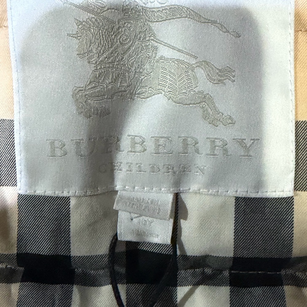 Burberry Black and White Plaid Detail - Picture 4 of 5